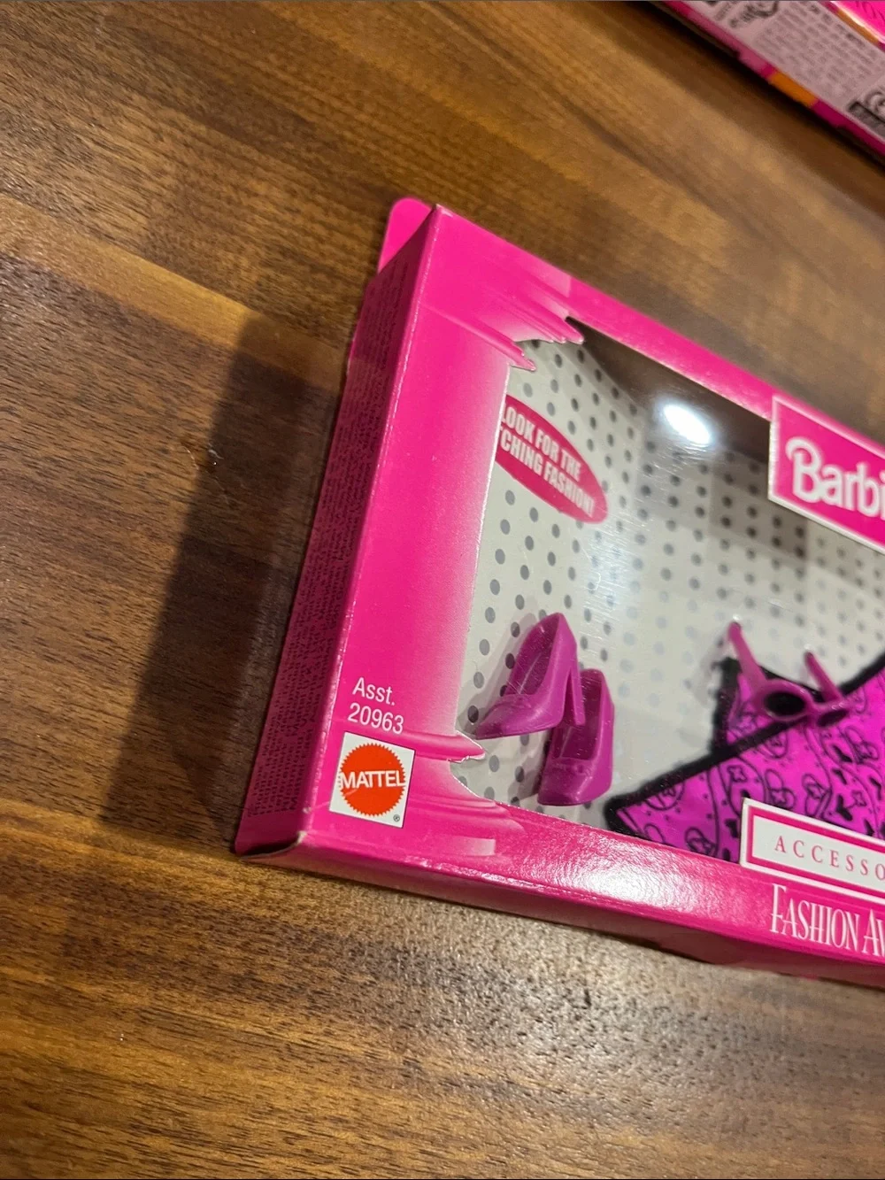 1998 Barbie Fashion Avenue Accessories Set - Fuchsia #20963